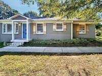 Building Photo - 1029 Edgewood Dr