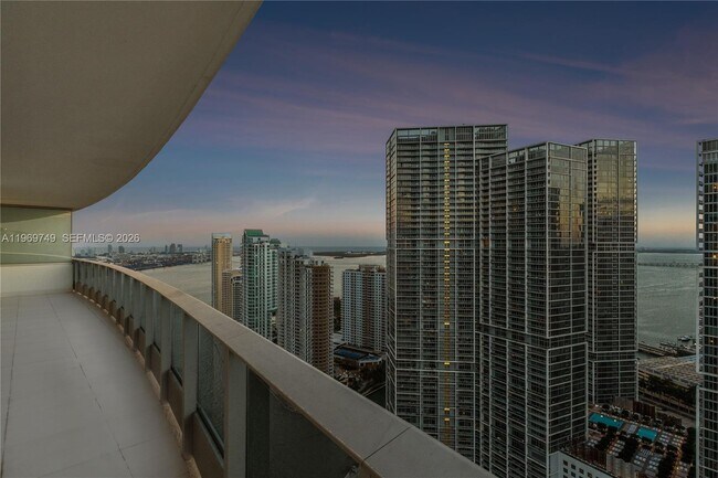 Building Photo - 200 Biscayne Blvd Way