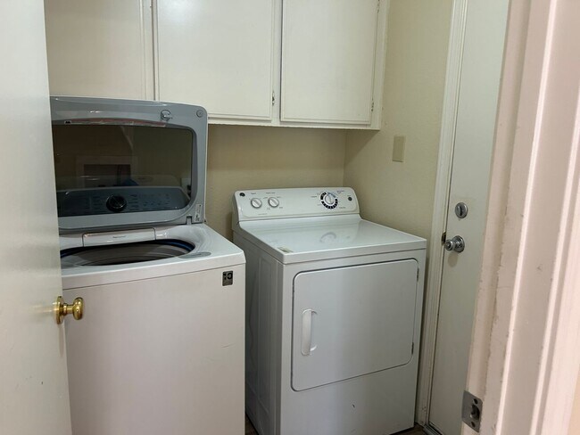 Building Photo - Single Story North Las Vegas home