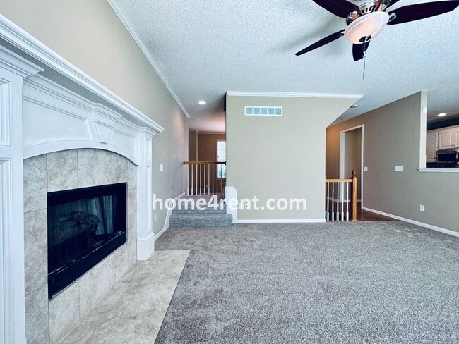 Building Photo - Fantastic South Overland Park Home in Blue...