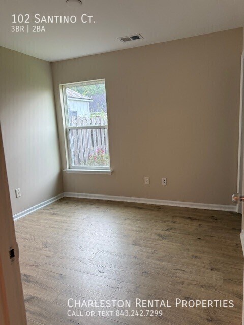 Building Photo - 102 Santino Ct