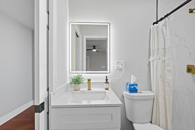 Building Photo - 250 Indale Ave