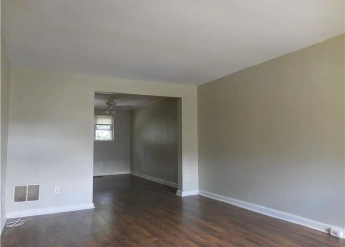 Living Room / Dining Room - 123 Madison Dr