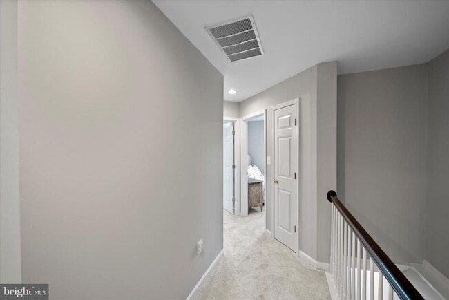 Building Photo - 43459 Laidlow St