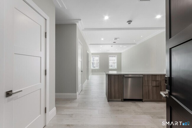 Building Photo - 1990 Bronson Rd