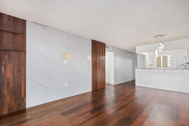 Building Photo - 6215 W 20th Ave