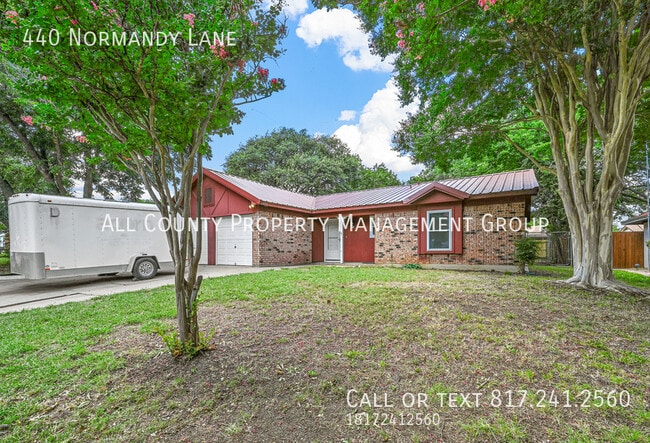 Building Photo - 440 Normandy Ln