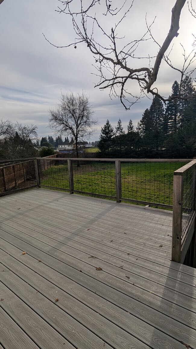 Building Photo - 15119 Grove St