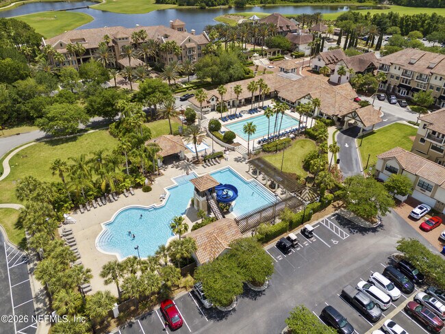 Building Photo - 450 La Travesia Flora