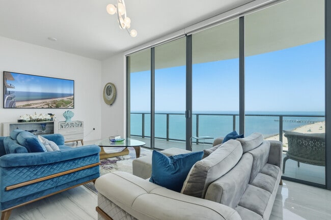 Building Photo - 730 N Ocean Blvd