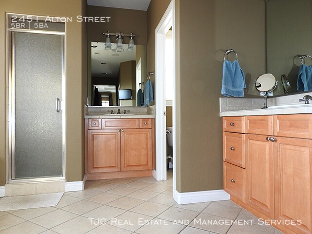 Building Photo - Stapleton Home for Rent! Custom Basement!