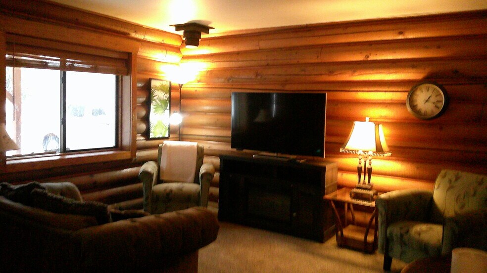 Building Photo - 1009 Alder St