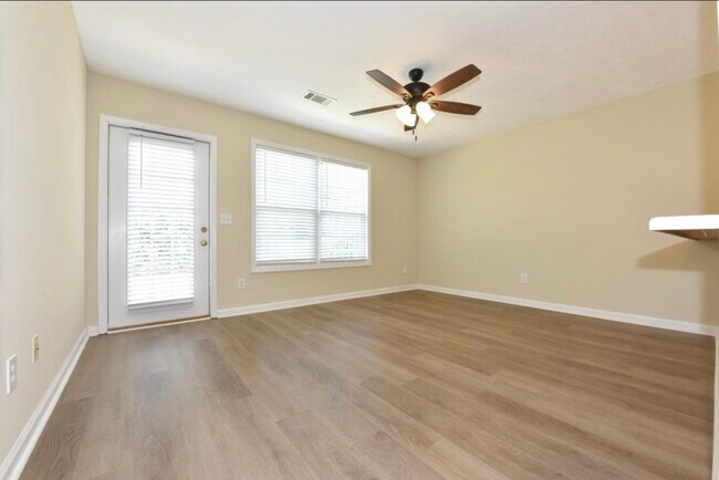 Building Photo - 2428 E University Dr