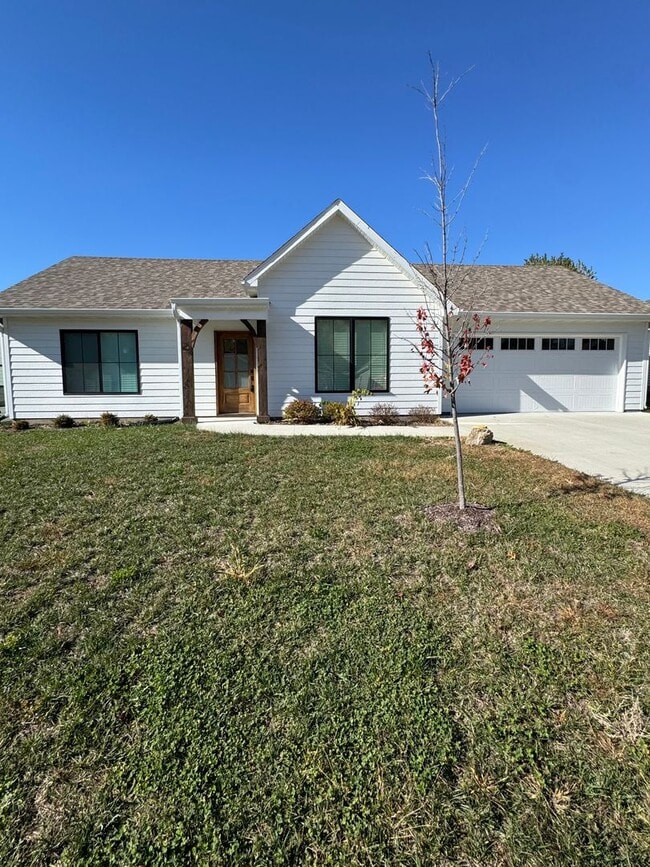 Building Photo - 3 bedroom 2 bath house