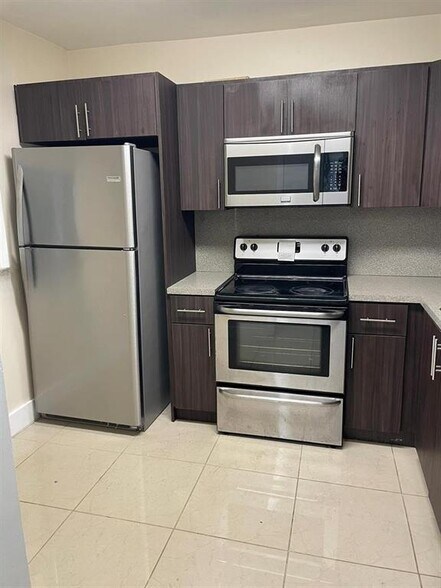 Primary Photo - 5120 SW 40th Ave