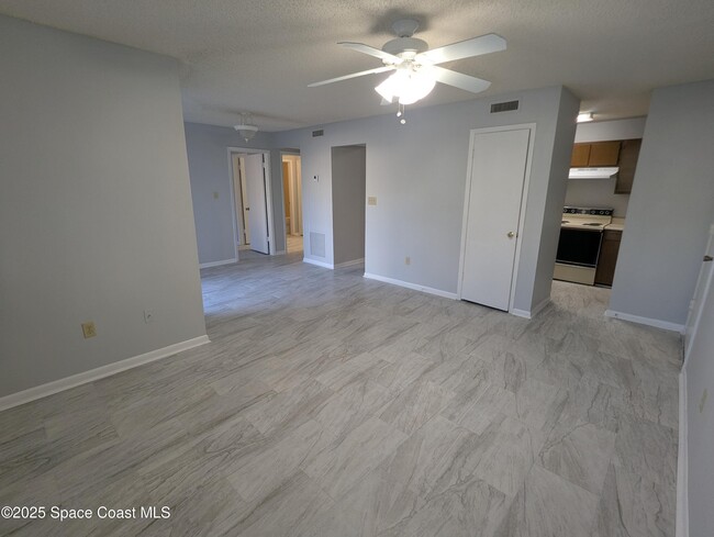 Building Photo - 3545 Sable Palm Ln