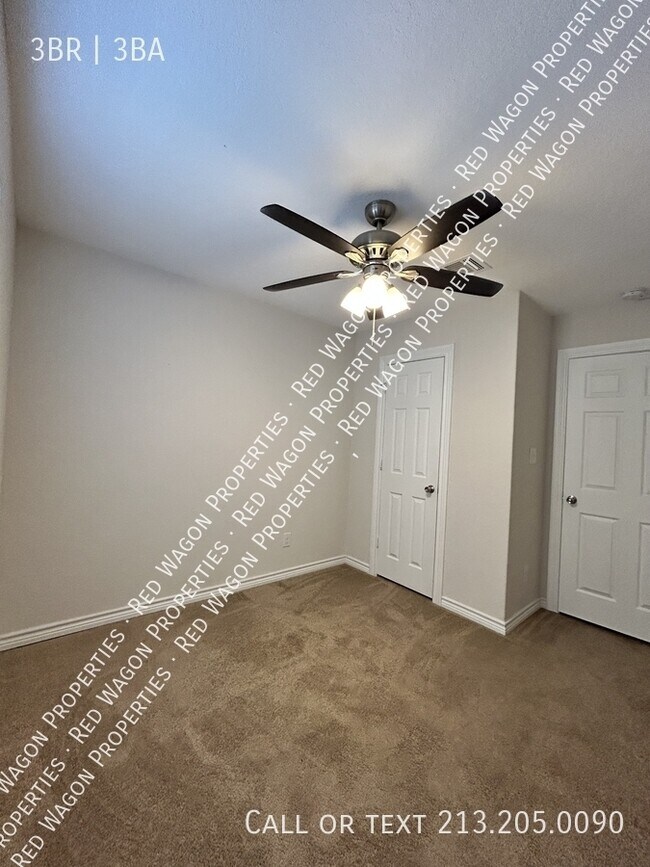 Building Photo - 6926 Crestway Rd