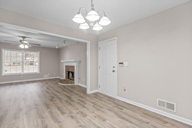 Building Photo - 631 Saddlewood Dr