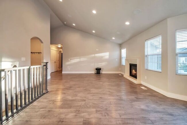 Building Photo - Incredible 6 bedroom Rambler in West Jordan