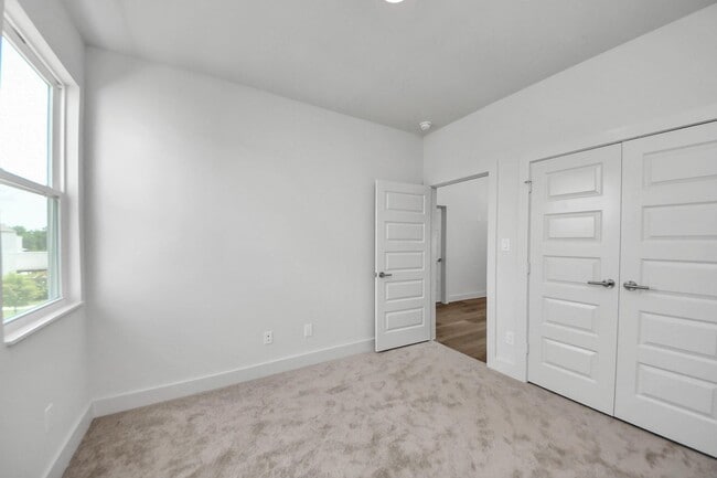 Building Photo - 13104 Moncloa Dr