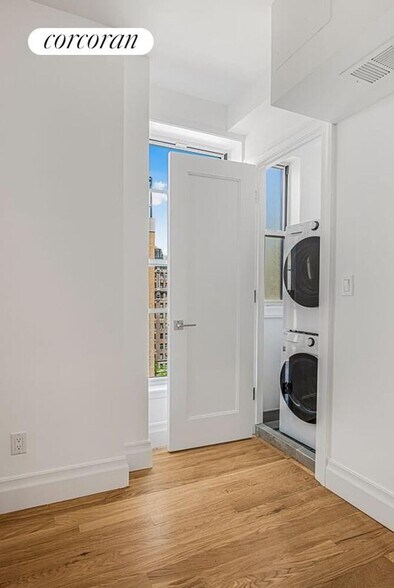 Building Photo - 241 W 97th St