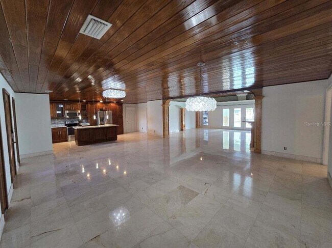 Building Photo - 3927 E Eden Roc Cir
