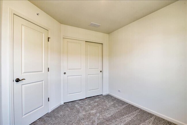 Building Photo - 1749 Carlstedt Dr