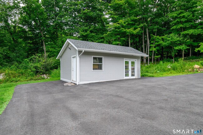 Building Photo - 47 Middle River Rd