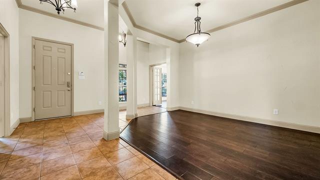 Building Photo - 881 Winchester Dr