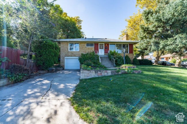 Building Photo - 855 36th St