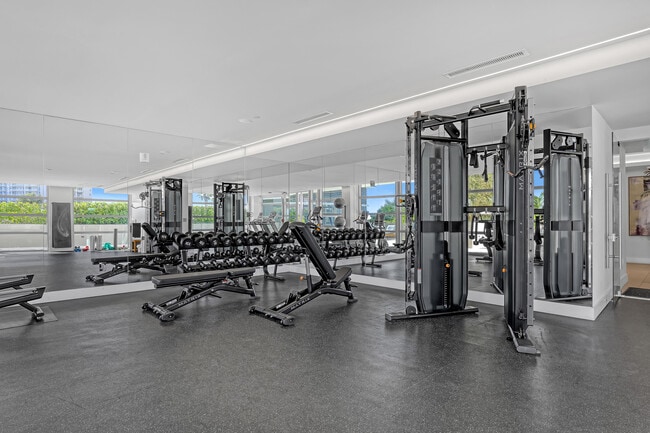 Building Photo - 3100 N Ocean Dr