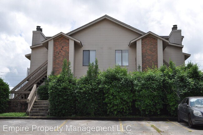 Building Photo - 2220 Wind Trace Cir SW