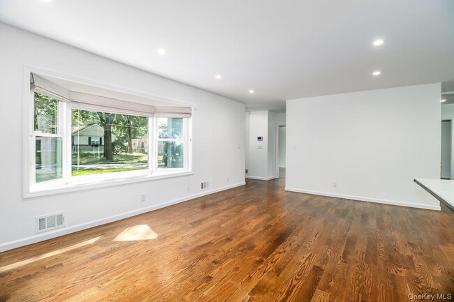 Building Photo - 112 Thornbury Rd