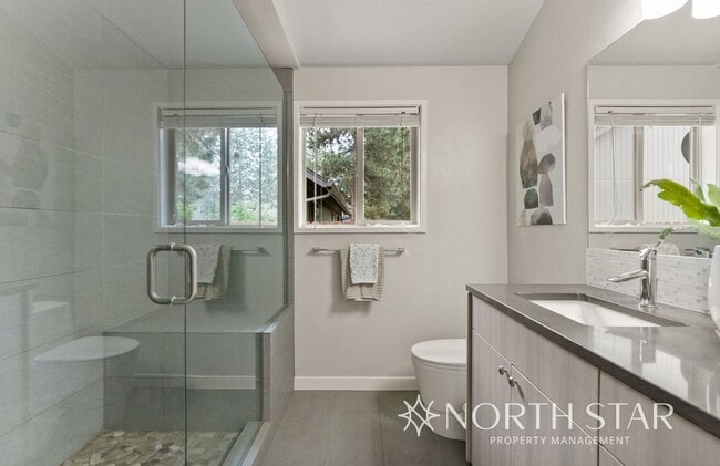 Building Photo - Modern and Spacious 3 bed/2 bath