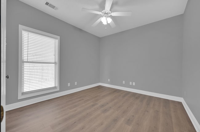 Building Photo - 472 Prairie Field Dr