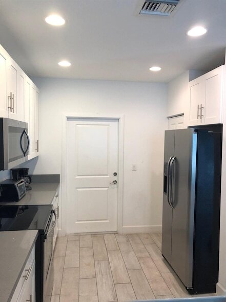 Building Photo - 2362 SW 18th Ave