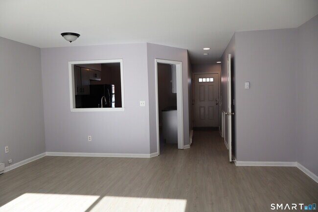 Building Photo - 15 Boughton St