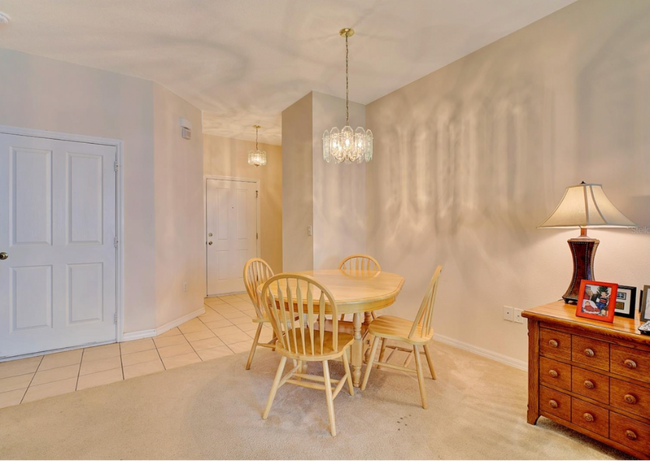 Building Photo - 4233 Hartridge Ln