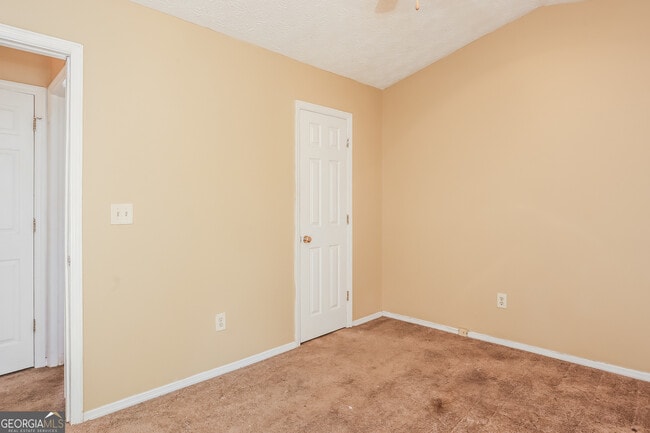 Building Photo - 2089 Glenwood Downs Dr