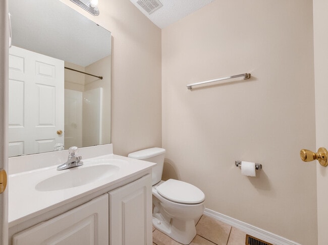 Building Photo - 977 Scenic Oak Ln