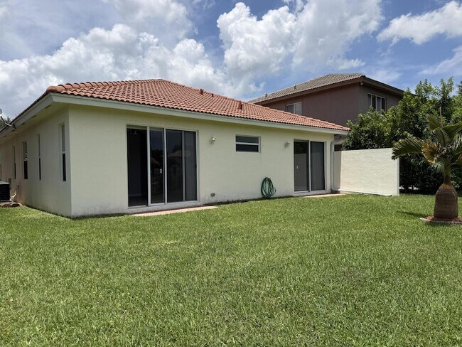 Building Photo - 9084 Silver Glen Way