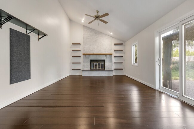Building Photo - 616 Blue Spruce Ln