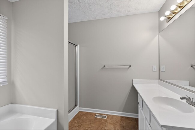 Building Photo - 3 bedroom Ranch with partially finished basement