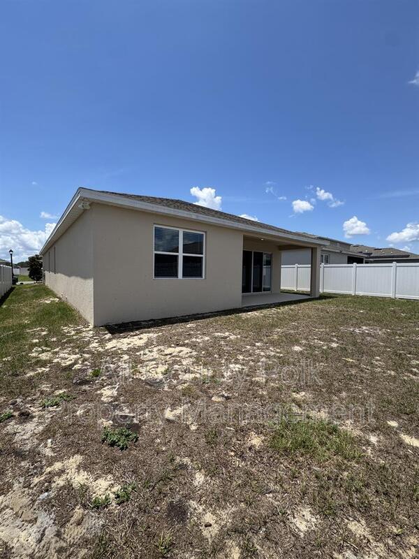 Building Photo - 851 Folklore Ln