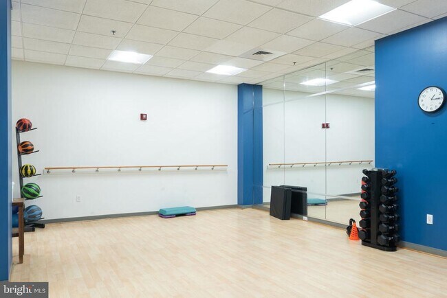 Building Photo - 1425 Locust St