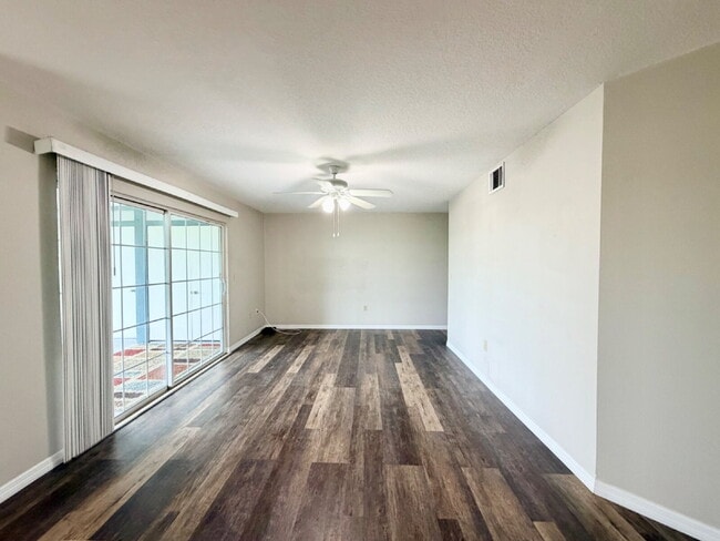 Building Photo - *** $500 OFF MOVE IN SPECIAL *** "Charming 3-Bed Condo with Scenic Views & Granite Finishes in Me...