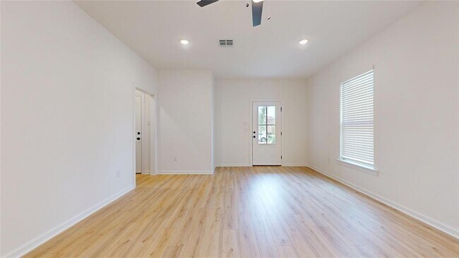 Building Photo - 1003 Pecan Harvest Dr