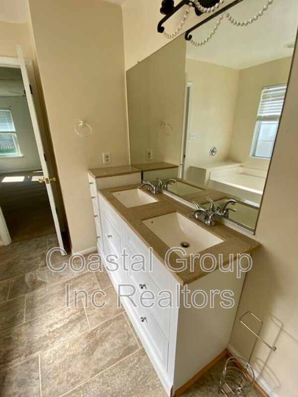 Building Photo - 3740 Purebred Dr