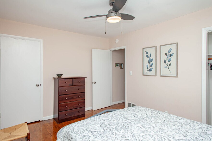 Building Photo - 402 13th ST NE