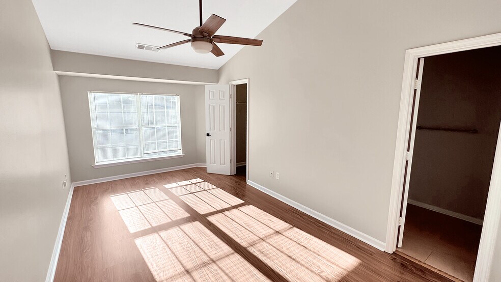 Building Photo - 3389 Hidden Cove Cir